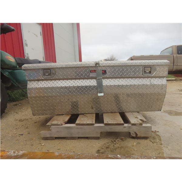 Checkerplate Style Truck Toolbox (no Key)