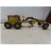 Image 1 : Vintage 1950s Doepke Model Adams Road Grader, Pressed Steel