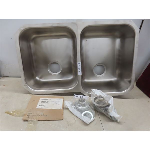 New Double Stainless-steel Sink Measuring 31 1/8" X 20" X 8 7/8" Deep