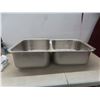 Image 8 : New Double Stainless-steel Sink Measuring 31 1/8" X 20" X 8 7/8" Deep