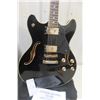 Image 2 : Vintage Xaviere XV-900 Hollow Body Electric Guitar with Soft Case 