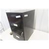 Image 2 : Two-Drawer Metal Filing Cabinet 24 1/2" x 14" x 18"