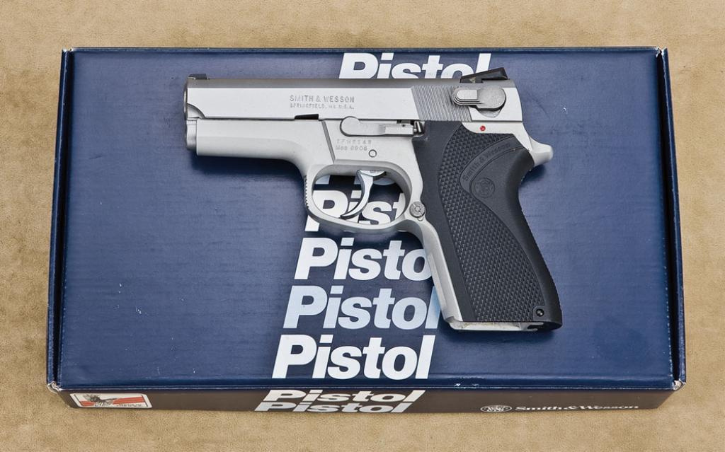 Smith & Wesson model 6906, 9mm, double action semi-automatic combat ...