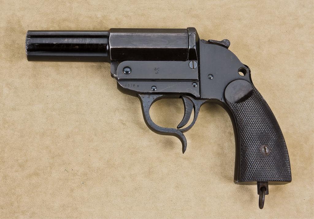 WW II era German Walther flare gun, 26mm cal., 6” barrel, blue finish