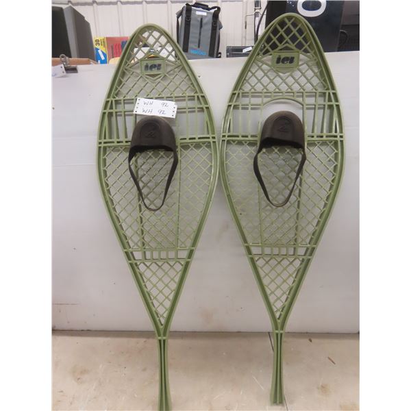 Set of 40" Snowshoes