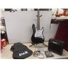 Image 1 : Lynx Pro Electric Guitar with Strap, Stand, Case, and Amp