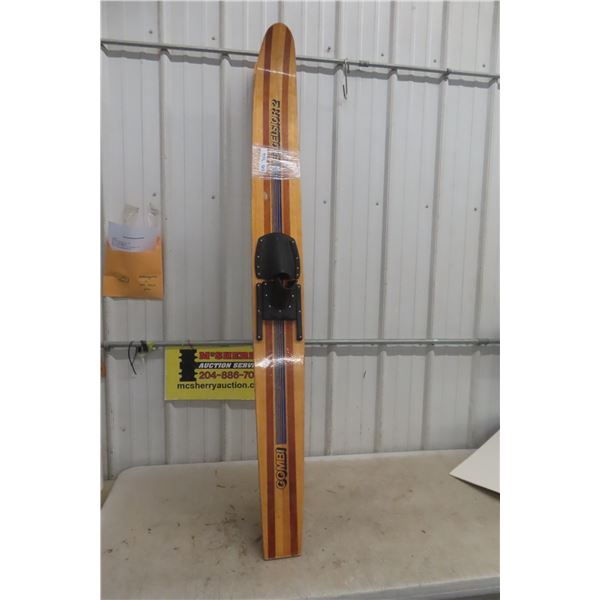 Excelsior Two Set of Water Skiis