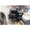 Image 3 : 4 Briggs & Stratton Engines: 8 Hp, 4 Hp, And 2x 5 Hp;Grass Catch For Push Mower And Misc Parts