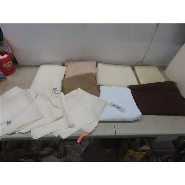 7 Tablecloths And 6 Napkins.