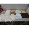Image 1 : 7 Tablecloths And 6 Napkins.