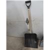 Image 2 : 3 Snow Shovels.