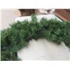 Image 6 : 2 Extra-Large Christmas Wreaths With Lights, 36" Diameter.