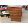 Image 1 : Dresser 4 Drawer 46'' x 33'' x 17'' 