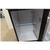 Image 5 : Danby Bar Fridge 27'' x 18'' x 18'' 