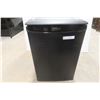 Image 1 : Danby Bar Fridge 27'' x 18'' x 18'' 