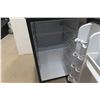 Image 4 : Danby Bar Fridge 27'' x 18'' x 18'' 