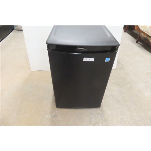 Danby Bar Fridge 27'' x 18'' x 18'' 
