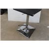 Image 4 : Bar Stool Swivel/Adjustable