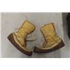 Image 2 : Leather Winter Boots Approximately Size 11 with a Good Storage Tub 