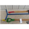 Image 3 : 4 Hand Yard Tools: Spade, Edger, Garden Claw, Good Axe 