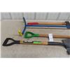 Image 5 : 4 Hand Yard Tools: Spade, Edger, Garden Claw, Good Axe 