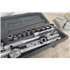 Image 4 : 1/2'' Socket Set, Bolt Cutters 18'', Wood Hand Planer, Press 