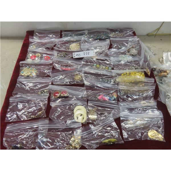 Assorted Vintage Fashion Jewellery.