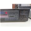 Image 11 : Realistic STA-2700 Stereo Receiver (Working) and Sanyo Beta Hi-Fi Betamax Video Player