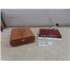 Image 1 : Supermatic Cigarette-Rolling Machine and Wooden Cigar Box