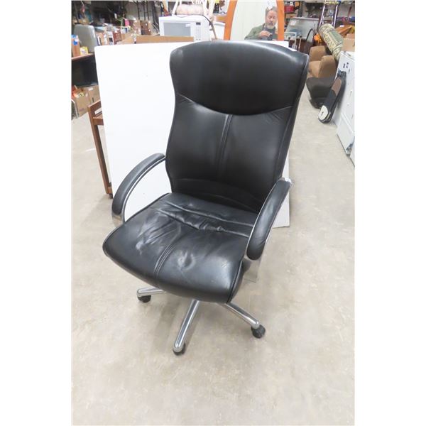 Executive Office Chair, Swivel/Rolling/Adjustable. 