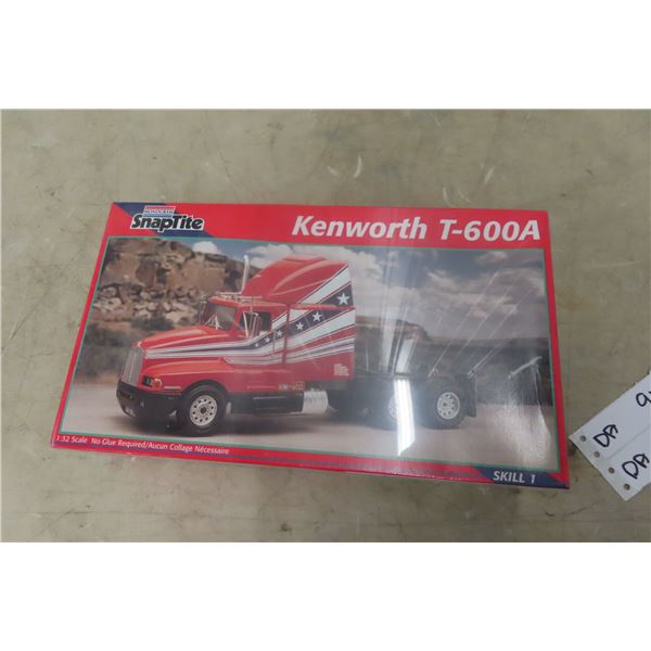Monogram Kenworth T-600A 1:32 Scale Model, Factory Sealed 