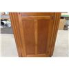 Image 6 : Antique Oak Wardrobe Cabinet 72'' x 39'' x 18'' 