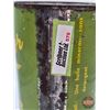 Image 8 : SUPERIOR Motor Oil One Imperial Quart Can (6-5/8"H)