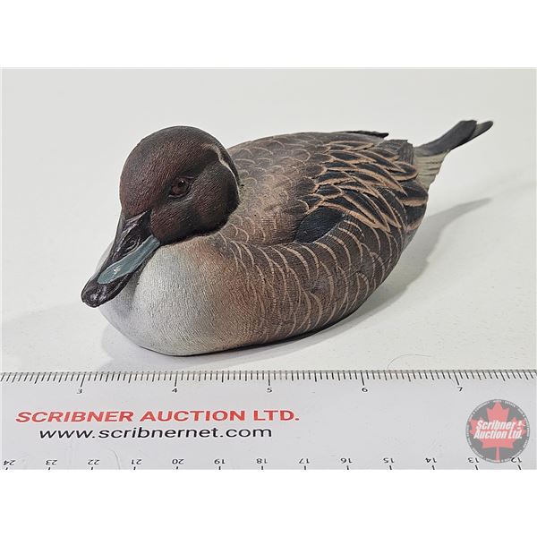 MALLARD FIGURINE : Signed (Measures : 2-1/2"H x 3"W x 8"D)