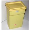 Image 1 : GARBAGE CAN 11" X 14" X 21" TALL