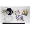 Image 1 : FLAT OF AVON COLLECTIBLES INCLUDING CANDLE,