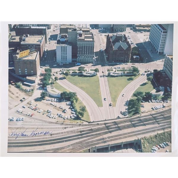 Photographer of JFK Assassination Mary Ann Moorman signed photo
