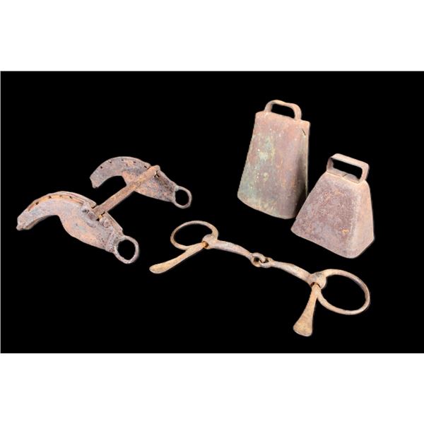 Horseshoe Bar Bit- Snaffle Bit- 2 Bull Bells- Ernie Morris Collection