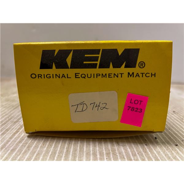 VOLTAGE REGULATOR - TD742 REMAN