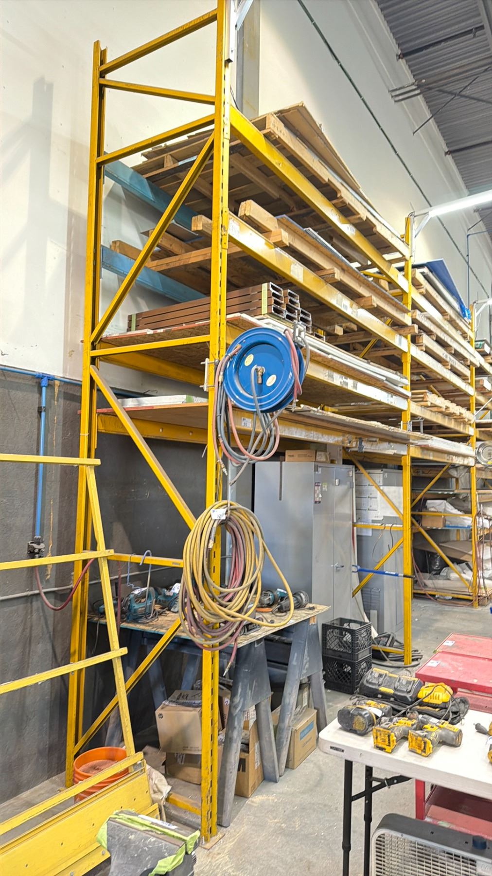 YELLOW PALLET RACKING WITH 4 UPRIGHTS AND 30 CROSSBARS - Able Auctions