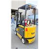 Image 2 : YALE ERC040 3600LBS CAPACITY, ELECTRIC FORKLIFT 3 STAGE, 187" MAST, SOLID TIRE, SIT DOWN COUNTER