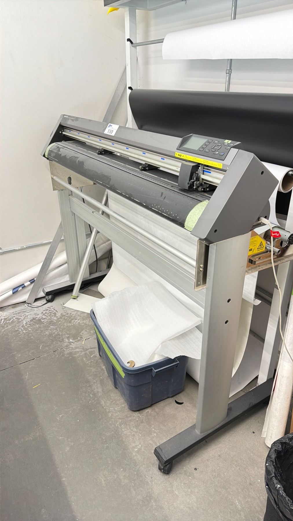 GRAPHTEC CE6000-120 LARGE SCALE CUTTING PLOTTER WITH COMPUTER SYSTEM ...
