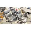 Image 2 : 3 LEATHER ROLLING OFFICE CHAIRS