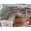 Image 1 : La Z Boy Sectional Couch C