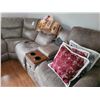 Image 2 : La Z Boy Sectional Couch C