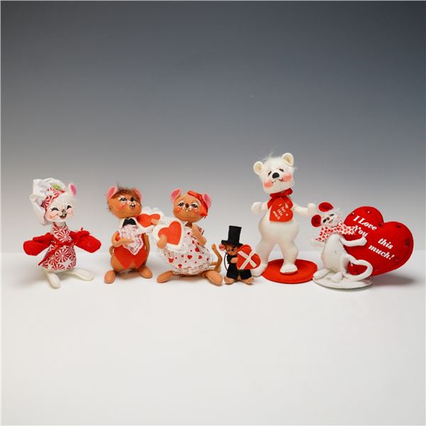 6pc Annalee Valentines Day Mouse Dolls