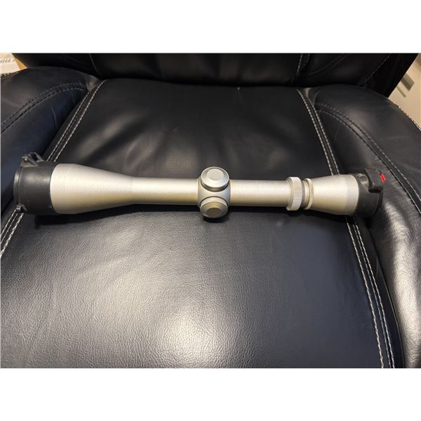 Leupold Rifle Scope (Silver Finish)