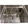 Image 2 : 18" X 18 OMCAN SINGLE WELL S/S SINK