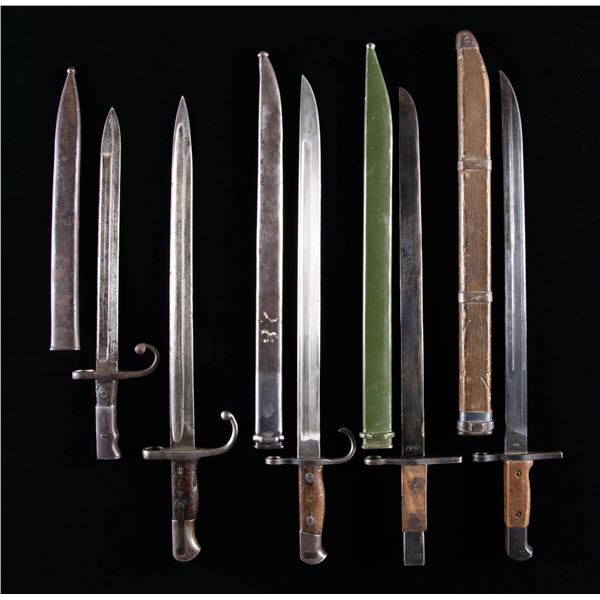 DESIRABLE GROUPING OF FIVE JAPANESE BAYONETS.