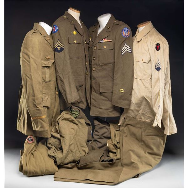 WWII ERA US MILITARY UNIFORMS.